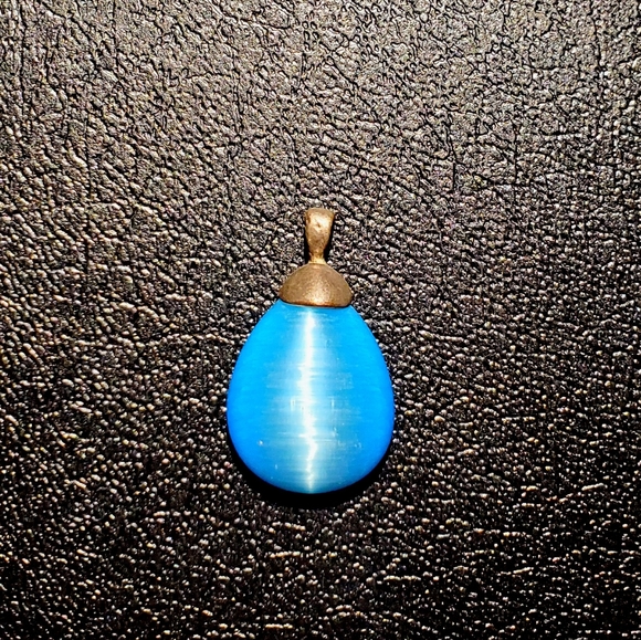 Blue Pendant - Picture 1 of 2